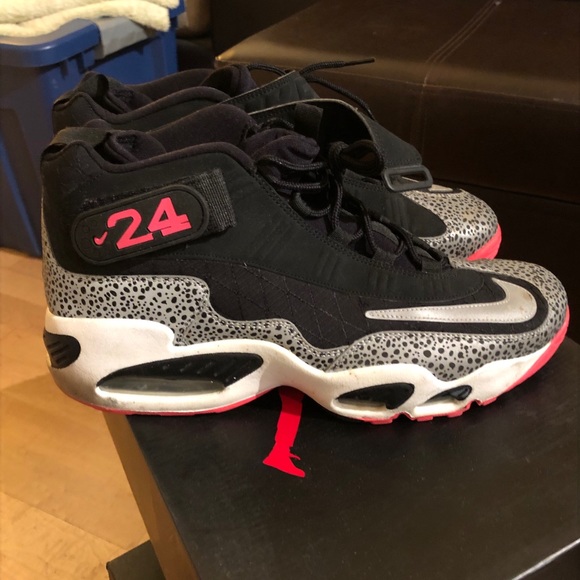 Ken Griffey Jr - Picture 4 of 5